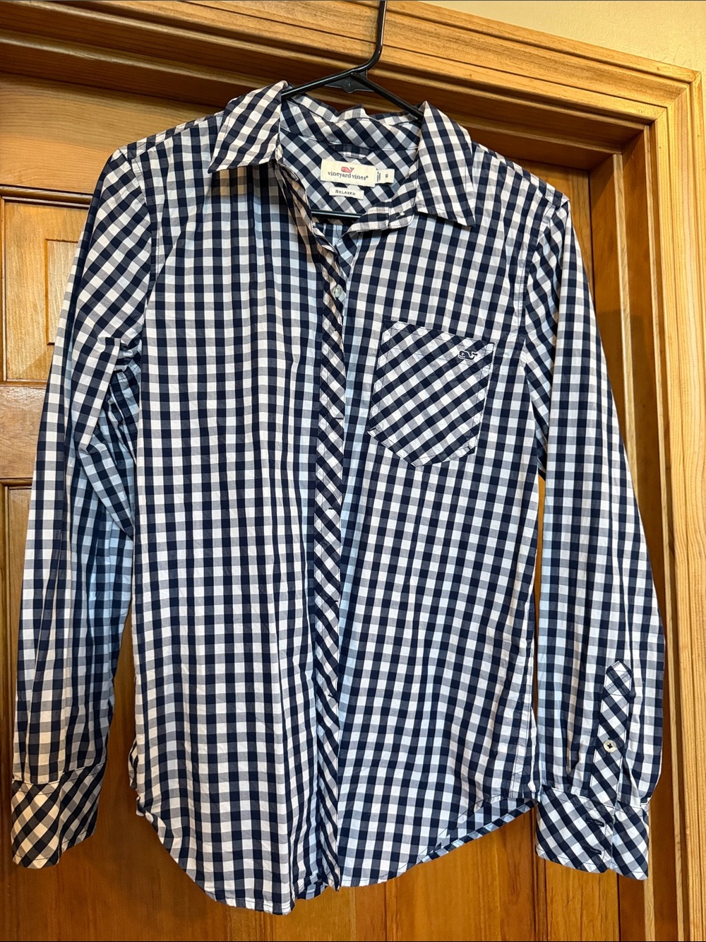 🌐 Women’s Vineyard Vines Gingham Button-Down Shirt 🌐